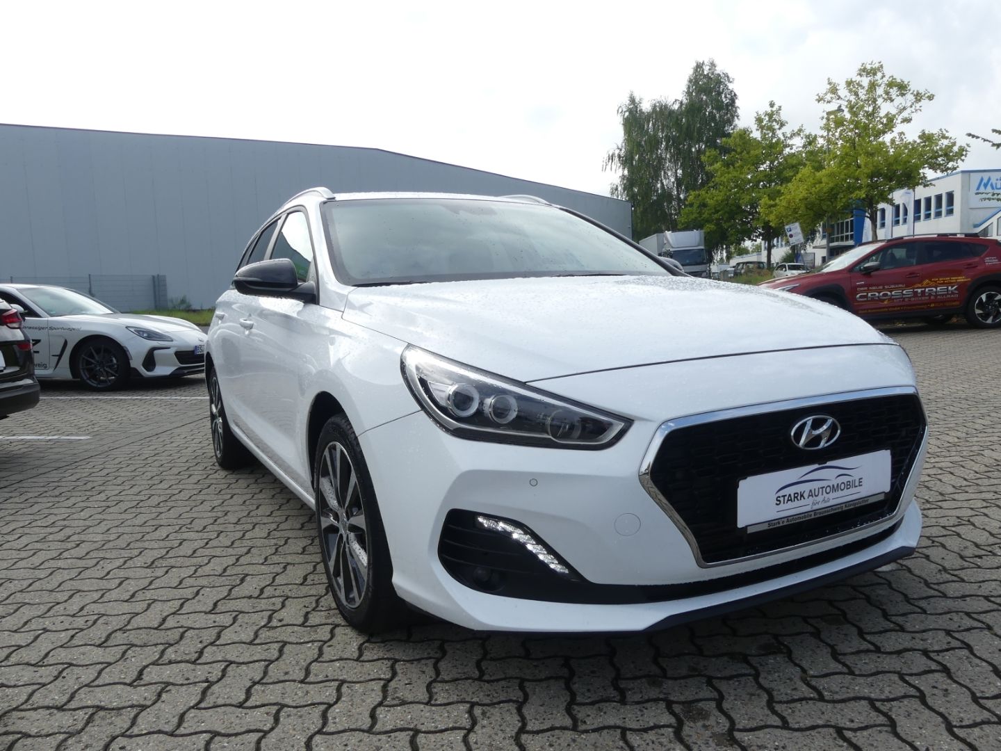 Fahrzeugabbildung Hyundai i30cw 1.6 CRDI DCT YES!+ Navigation Sitzheizung