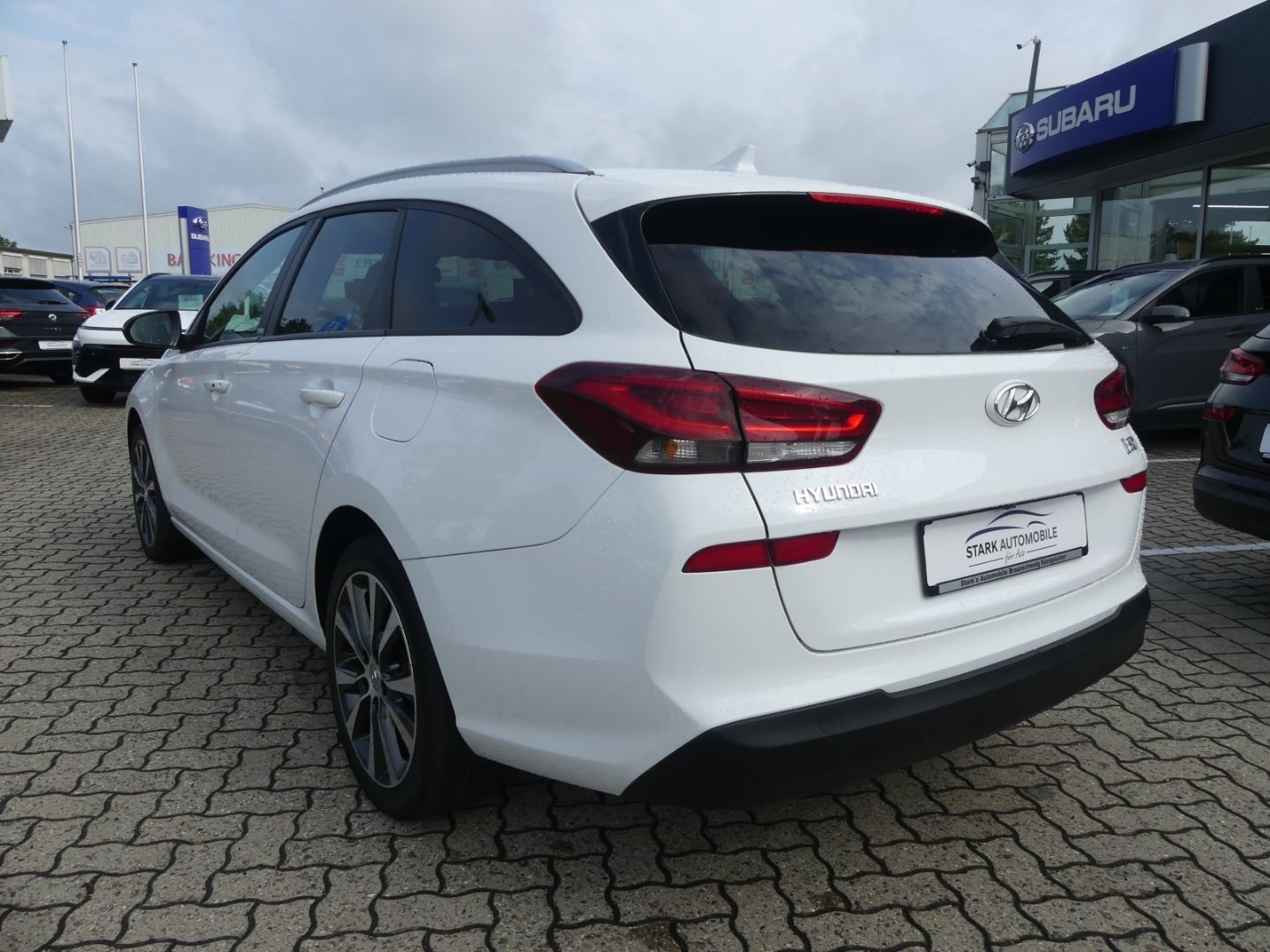 Fahrzeugabbildung Hyundai i30cw 1.6 CRDI DCT YES!+ Navigation Sitzheizung