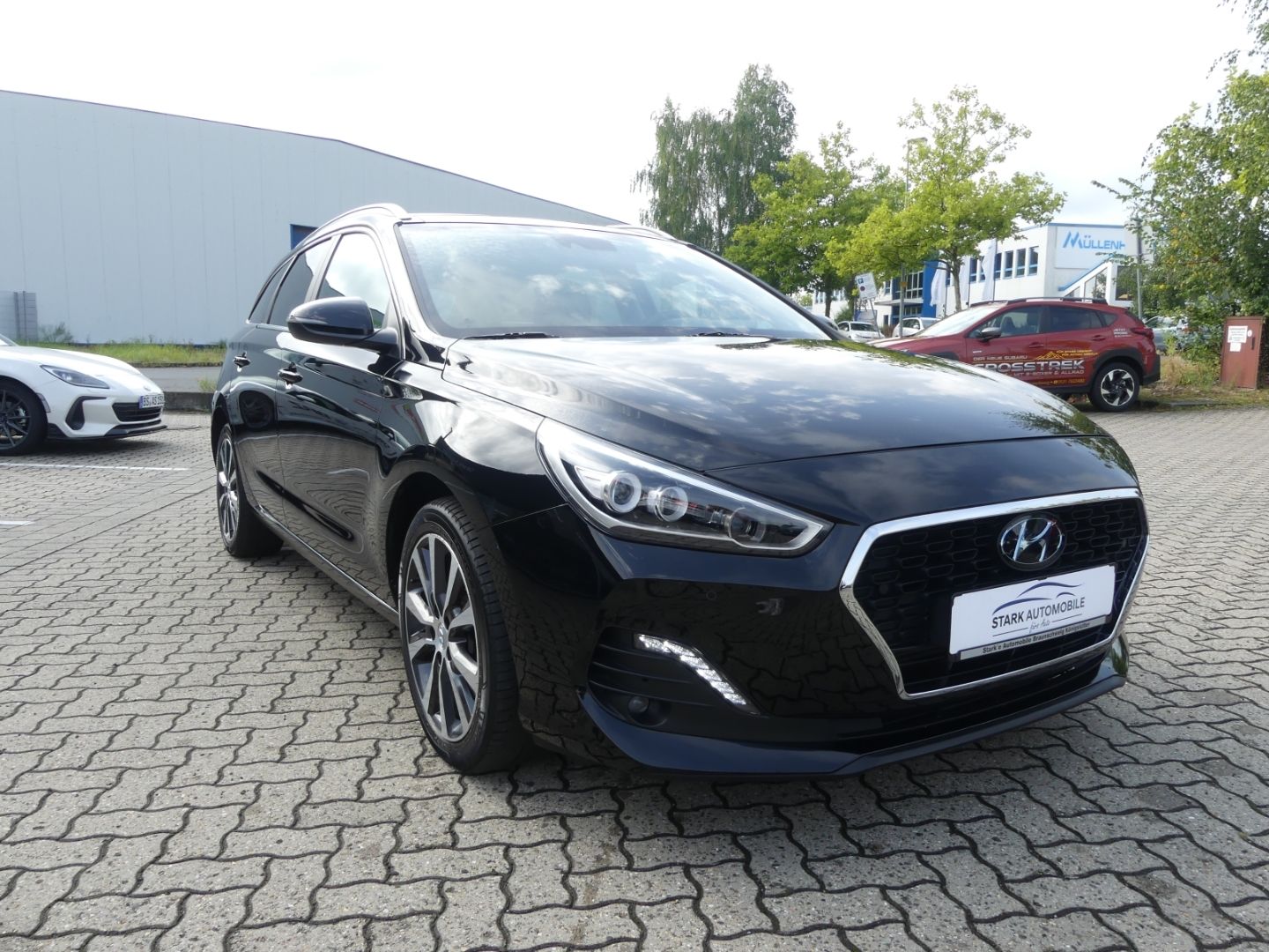 Fahrzeugabbildung Hyundai i30cw Premium 1.6 CRDi Panodach Navi LED AHK Kam