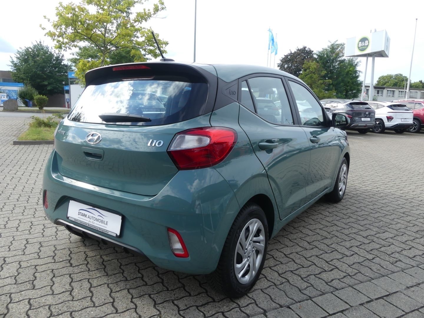 Fahrzeugabbildung Hyundai i10 Select 1.0 Klima Allwetterreifen Bluetooth T