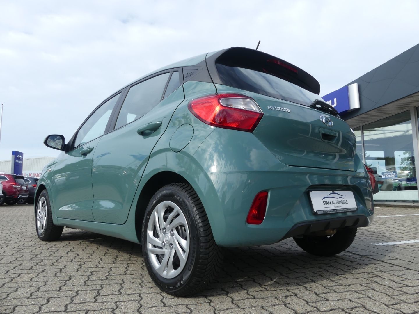 Fahrzeugabbildung Hyundai i10 Select 1.0 Klima Allwetterreifen Bluetooth T